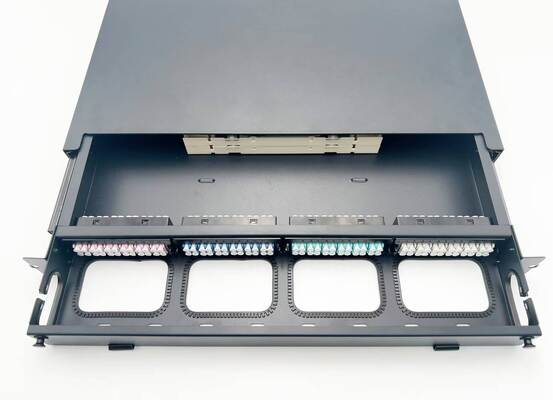 1U Cores MTP MPO -LC لوحة التصحيح ODF نوع الهيكل المنزلق لـ 4 كاسيتات مع إدارة الكابلات